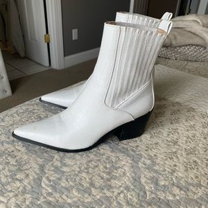 Pretty Little Thing White Boots